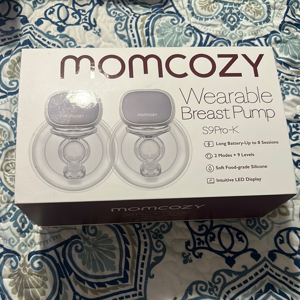 Momcozy Wearable Breast Pump - Gray